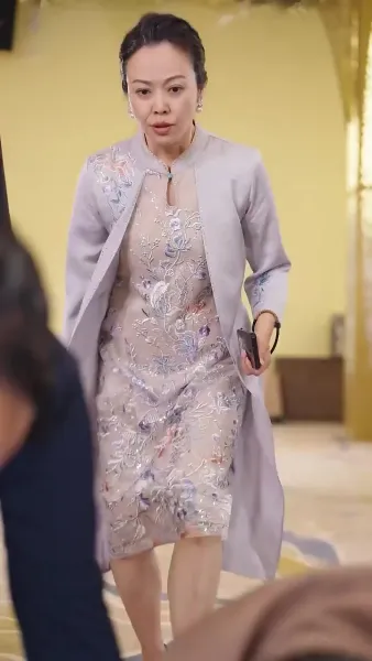 ฟ้ากว้างดินใหญ่ไม่เท่าแม่