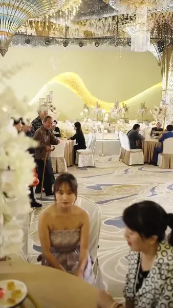 ฟ้ากว้างดินใหญ่ไม่เท่าแม่