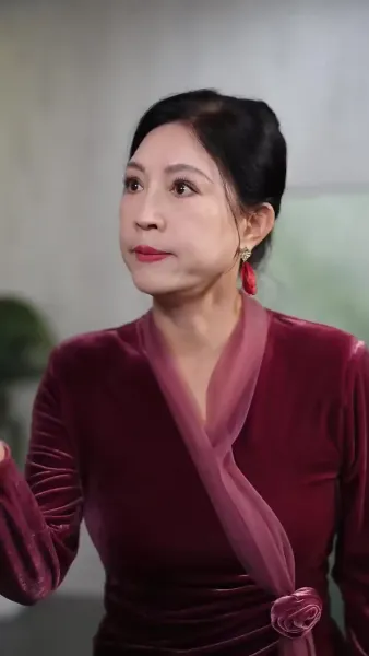 ฟ้ากว้างดินใหญ่ไม่เท่าแม่