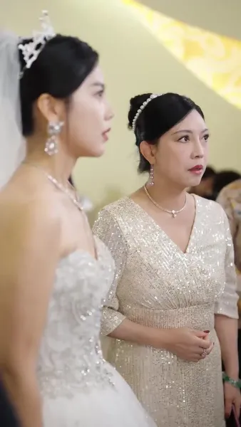 ฟ้ากว้างดินใหญ่ไม่เท่าแม่