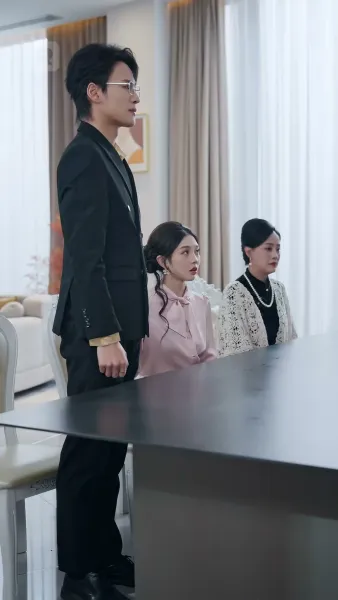 จูงใจและจับขัง รักที่ใครก็ห้ามไม่ได้