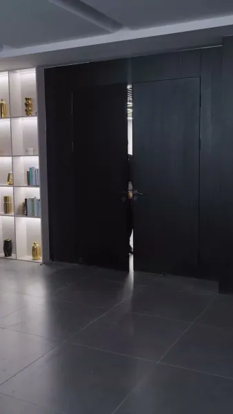 หนุ่มเย็นชา ผู้มีเสน่ห์