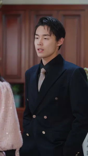 หนุ่มเย็นชา ผู้มีเสน่ห์