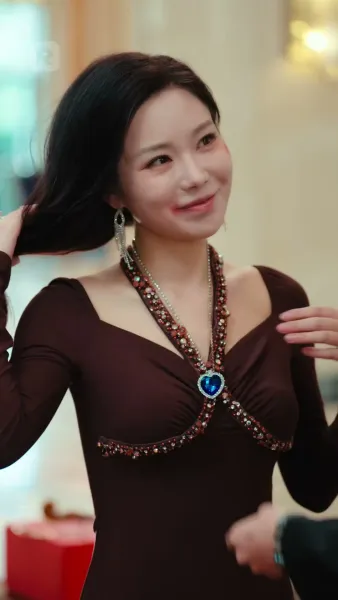 คู่หมั้นทรยศ จูงมือรัชทายาท