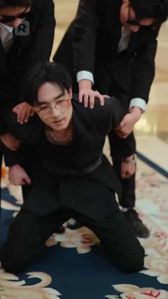 คู่หมั้นทรยศ จูงมือรัชทายาท