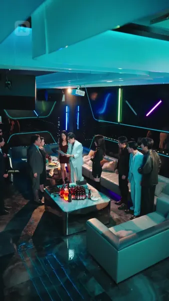 คู่หมั้นทรยศ จูงมือรัชทายาท