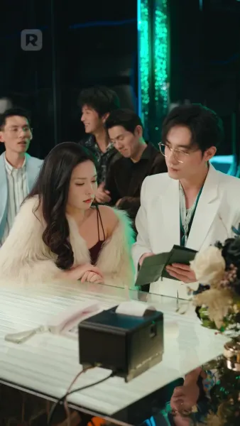 คู่หมั้นทรยศ จูงมือรัชทายาท