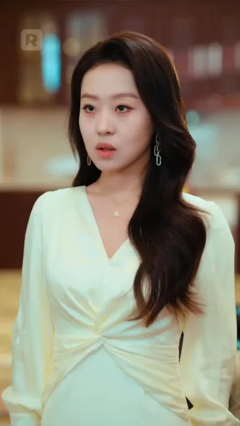 คู่หมั้นทรยศ จูงมือรัชทายาท