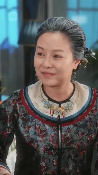 ผิดธรรมเนียม