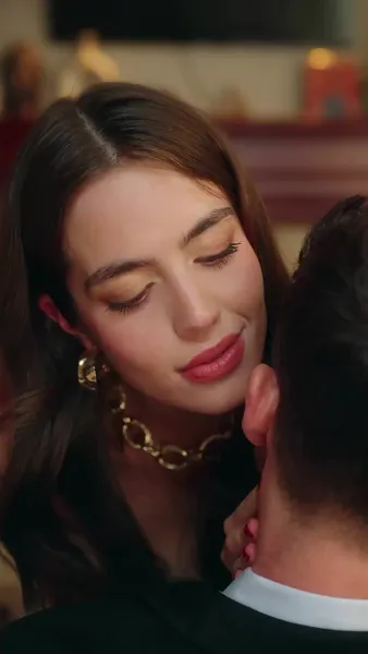 รัก ลวง หลอก