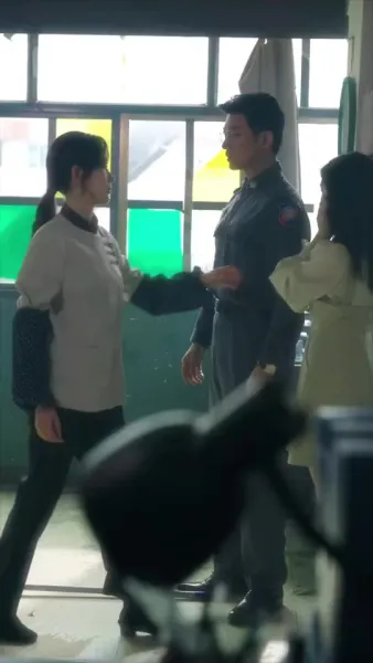 พันธนีรักในเงาแค้น