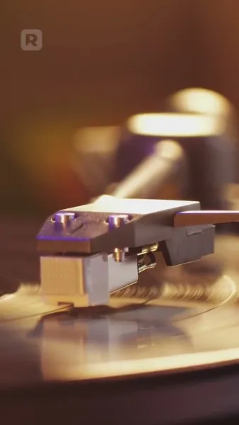 ท้าใจนายลอยด์: รักเร้นข้ามวัย