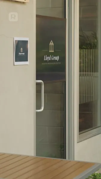 ท้าใจนายลอยด์: รักเร้นข้ามวัย