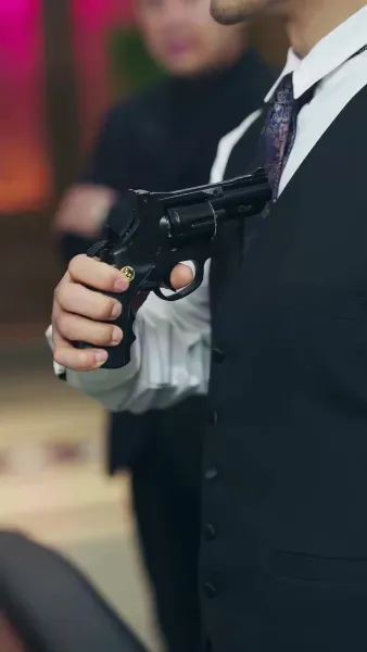 มังกรแกร่งพ้นคุก