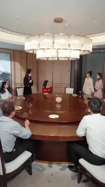 สาวบ้านนอกพลิกวงศ์ตระกูล