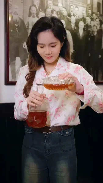 คู่แฝดแต่งงานแล้วแต่พบกันอีกครั้ง