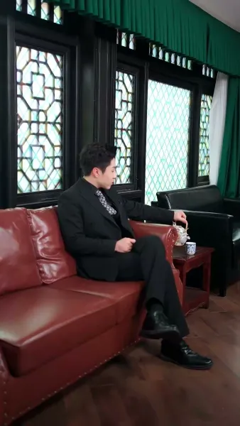 คู่แฝดแต่งงานแล้วแต่พบกันอีกครั้ง