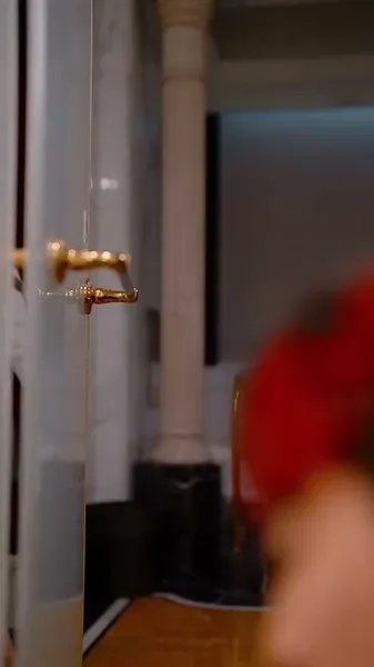 ความจริงที่ใกล้เกินจะปฏิเสธ