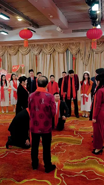 การเปิดตัวของเขยมังกร