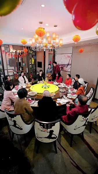 การเปิดตัวของเขยมังกร