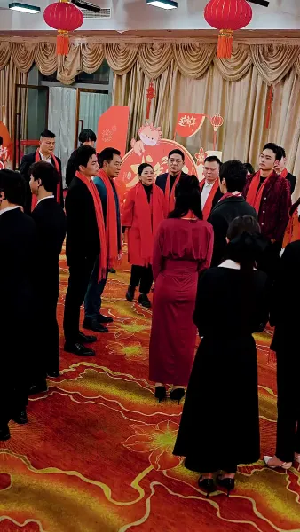 การเปิดตัวของเขยมังกร