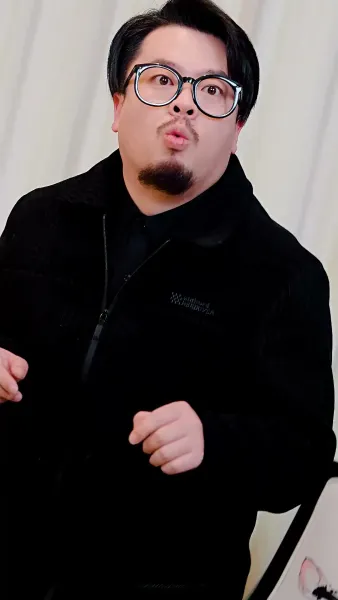 การเปิดตัวของเขยมังกร