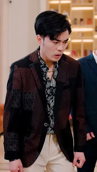 การเปิดตัวของเขยมังกร