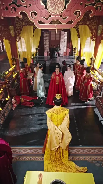 ย้อนเวลากลับไปเป็นฮ่องเต้