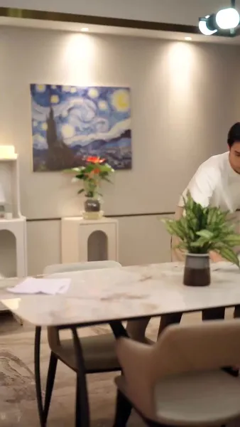 ประธานรูปหล่อขอเป็นคนจน