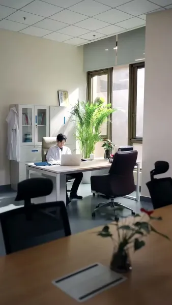 ประธานรูปหล่อขอเป็นคนจน