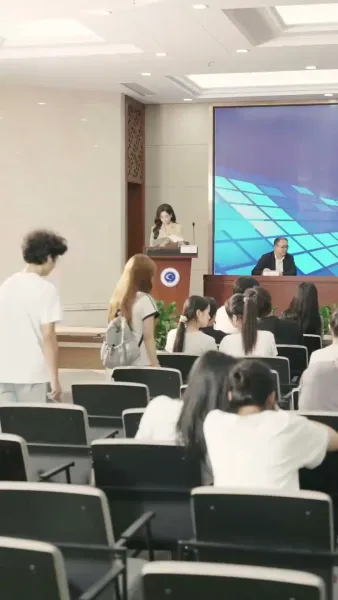 (พากย์เสียง)ดาวดวงใหม่บนฟ้าเดิม