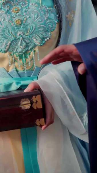 เงื่อนชะตาในห้วงรักลับ