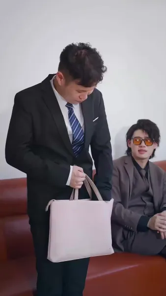 คุณพ่อยาม ที่แท้เป็นมหาเศรษฐี(พากย์เสียง)