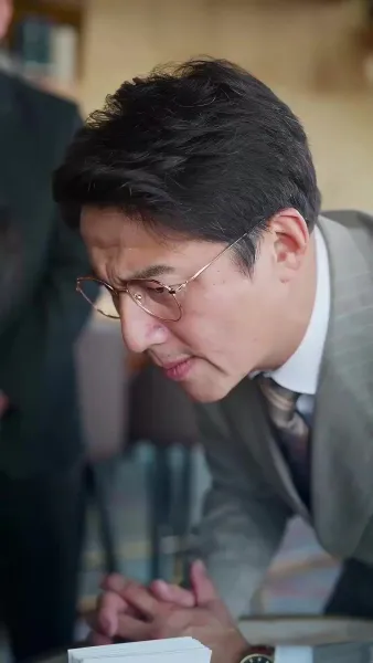 คุณพ่อยาม ที่แท้เป็นมหาเศรษฐี(พากย์เสียง)