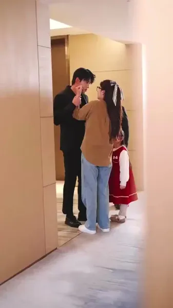 ฝาแฝดมหัศจรรย์กับพ่อปริศนา