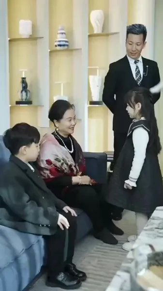 ฝาแฝดมหัศจรรย์กับพ่อปริศนา