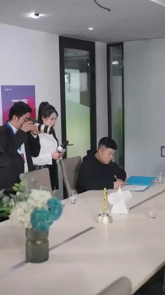 ฝาแฝดมหัศจรรย์กับพ่อปริศนา