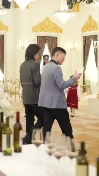 ฝาแฝดมหัศจรรย์กับพ่อปริศนา