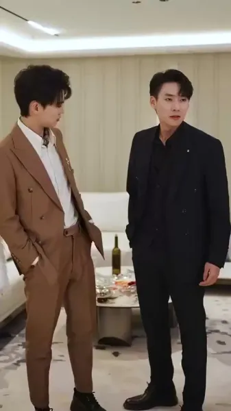 ฝาแฝดมหัศจรรย์กับพ่อปริศนา