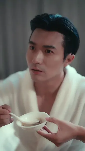 ประธานลี่ตามจีบ ภรรยาผู้พิชิตทุกสิ่ง