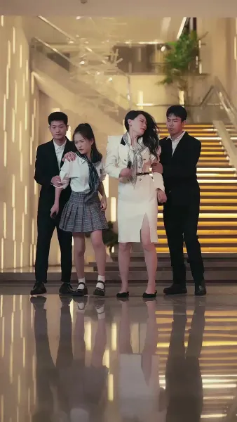 ประธานลี่ตามจีบ ภรรยาผู้พิชิตทุกสิ่ง