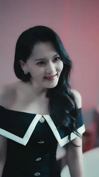 ประธานลี่ตามจีบ ภรรยาผู้พิชิตทุกสิ่ง