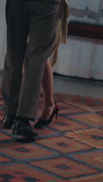 ตกสู่โลกของเธอ