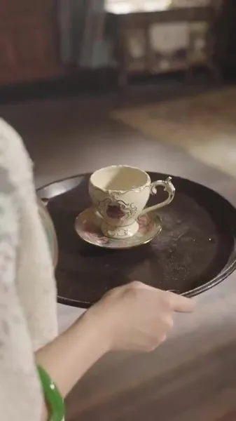 ติดกับในสายน้ำที่เงียบสงบ