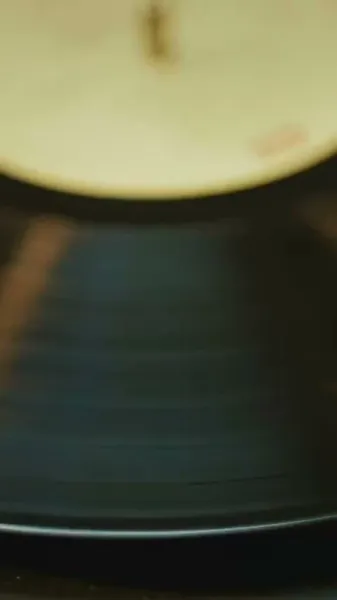 ติดกับในสายน้ำที่เงียบสงบ