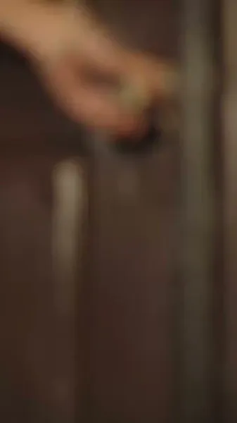 ติดกับในสายน้ำที่เงียบสงบ