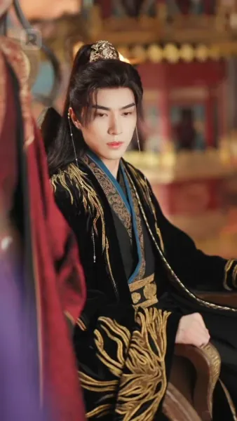 บุปผาบนอาชาศึก