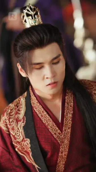 บุปผาบนอาชาศึก