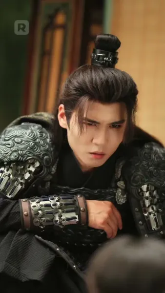 บุปผาบนอาชาศึก