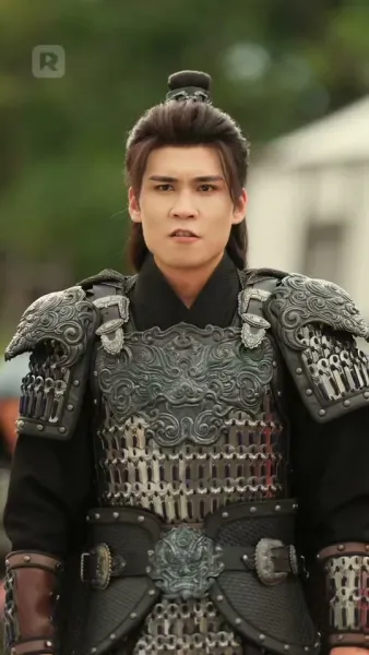 บุปผาบนอาชาศึก